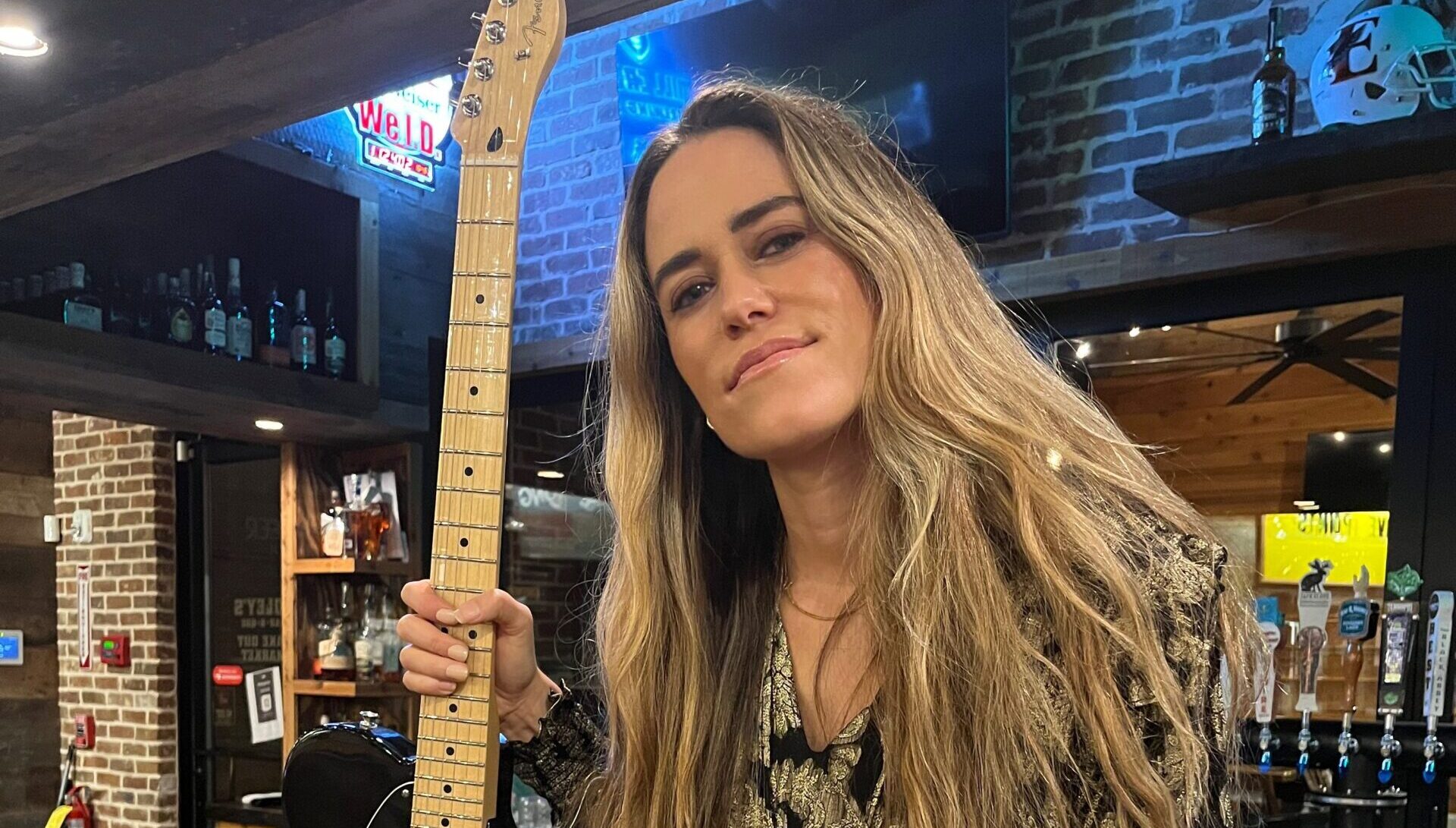 Andrea Benz - Guitar Thrills Magazine