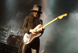 Mick Mars | Guitar Thrills Magazine
